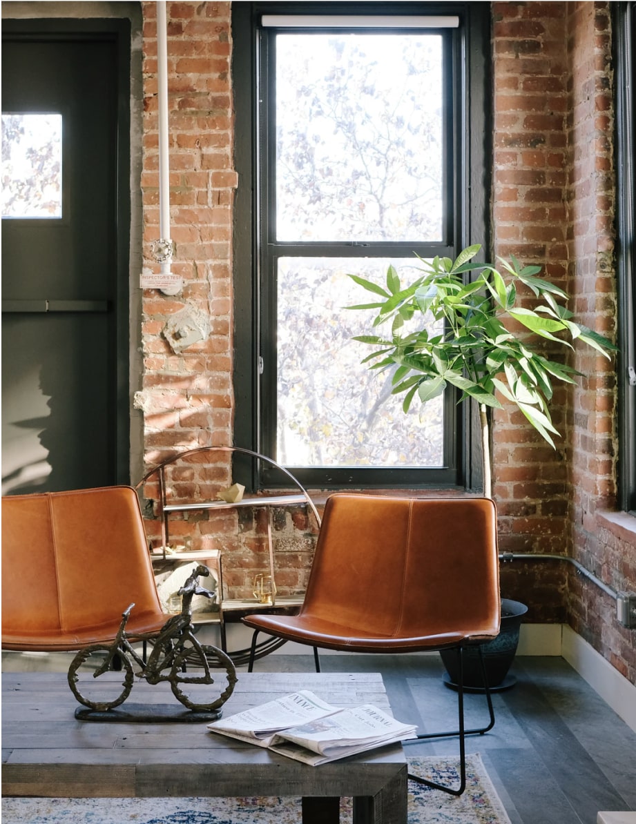 The calm sitting area of the practice